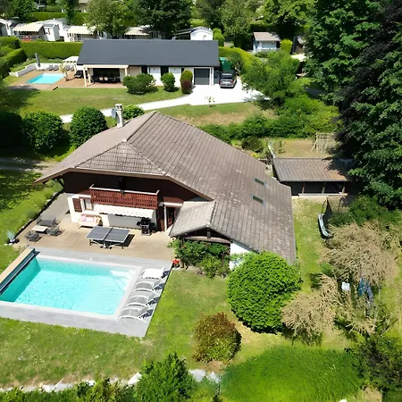 Du Cret Holiday home